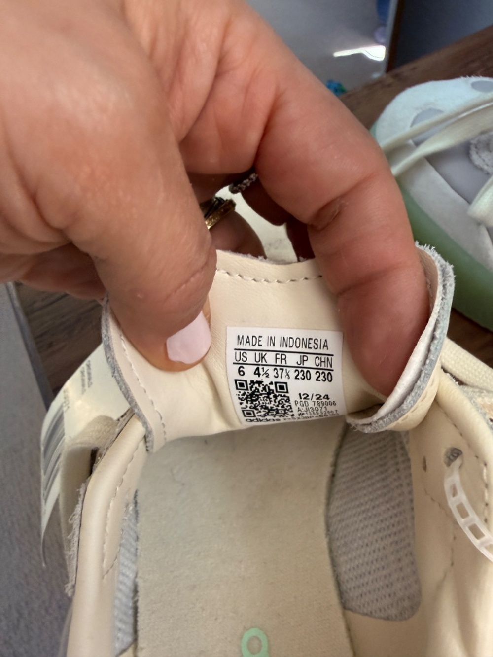 NWT Adidas Sambae W Platform Sneakers Gray Green Silver Women’s US 6 / eu37/23cm - Picture 6 of 8